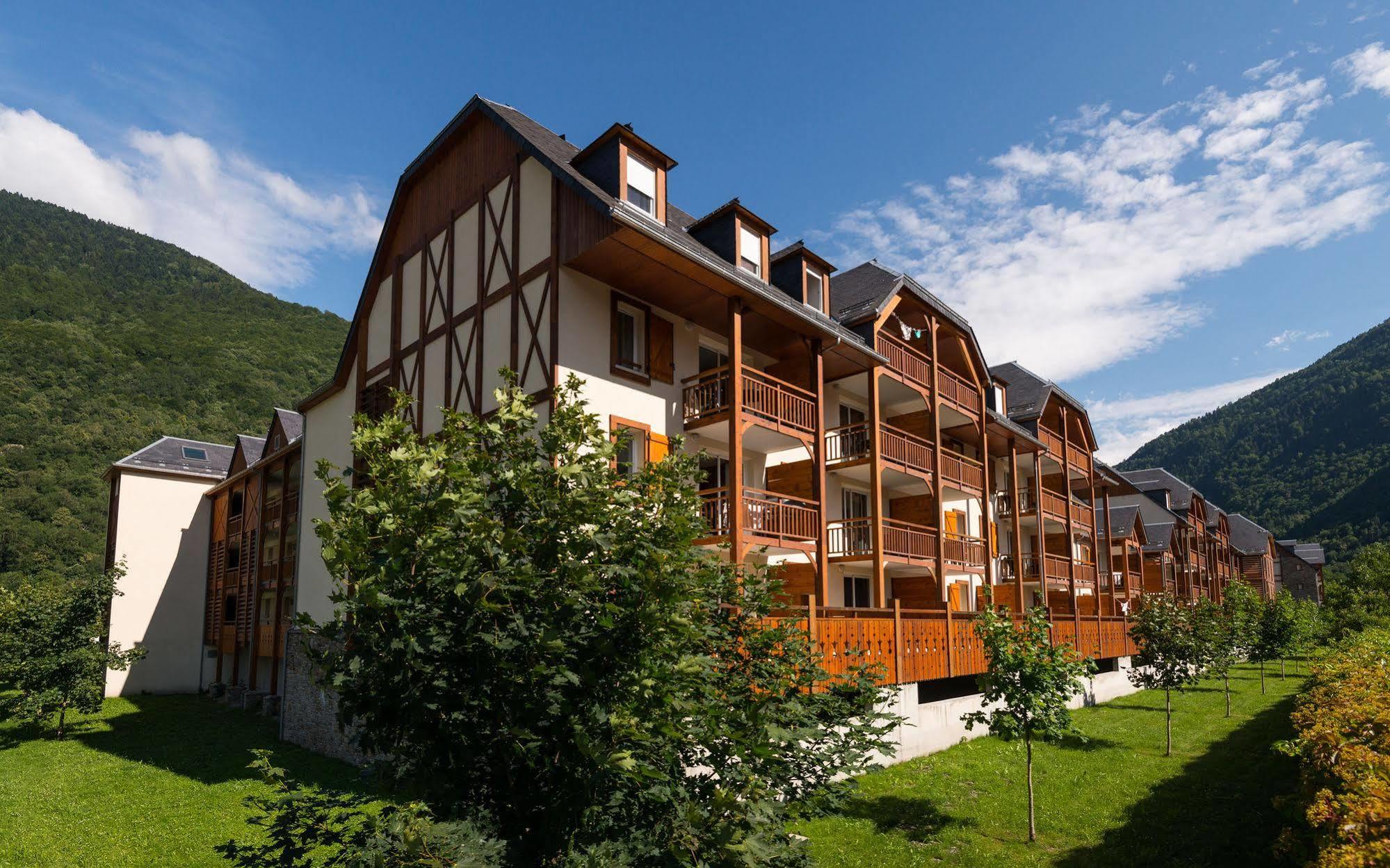 Lagrange Vacances Le Belvedere Saint-Mamet Bagian luar foto