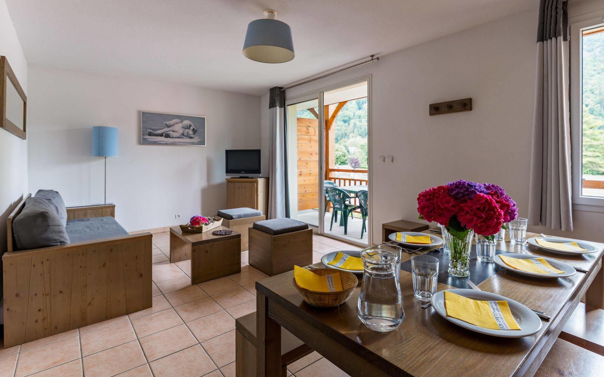 Lagrange Vacances Le Belvedere Saint-Mamet Bagian luar foto