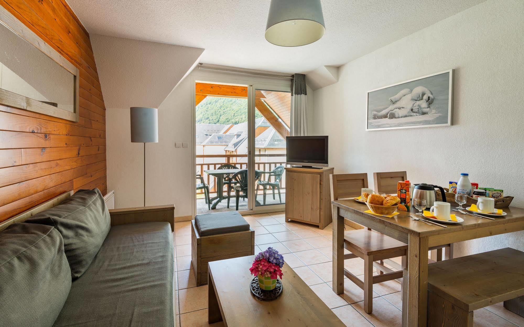 Lagrange Vacances Le Belvedere Saint-Mamet Bagian luar foto